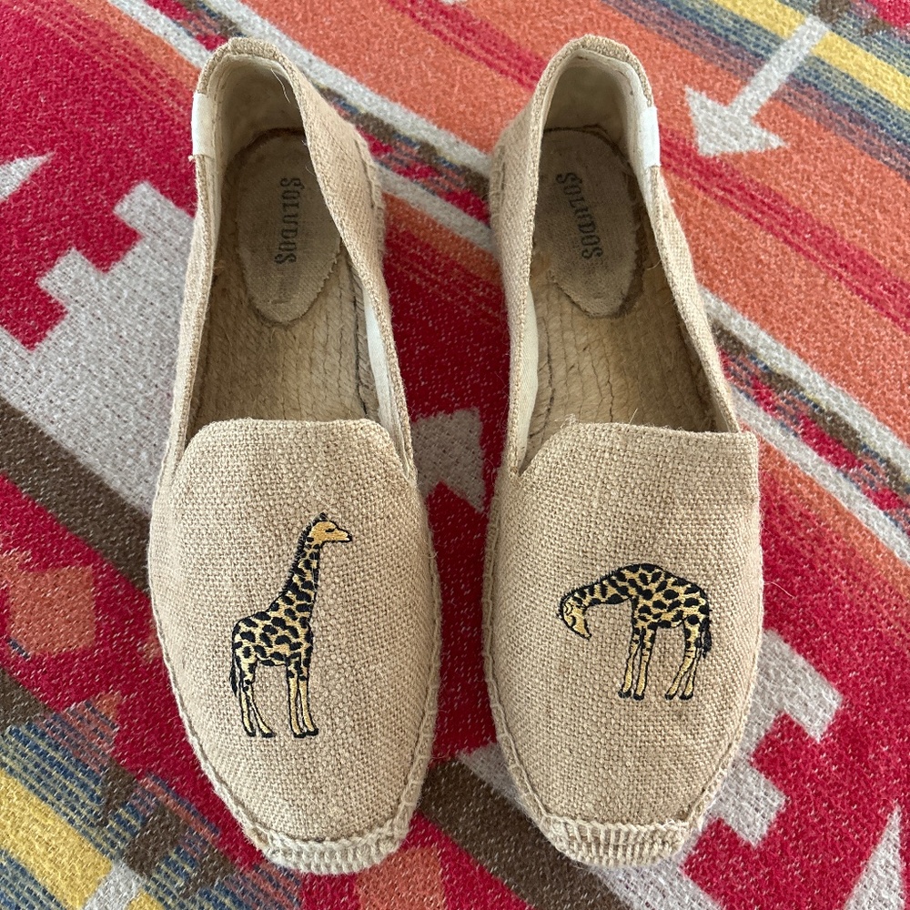 Soludos - Giraffe Embroidered Tan Espadrille Smoking Flats